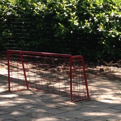 Voetbaldoeltjes uit de TRD210-serie kunnen in diverse vrolijke kleuren geleverd worden. Tevens kunt u deze voetbaldoeltjes desgewenst eenvoudig permanent bevestigen.